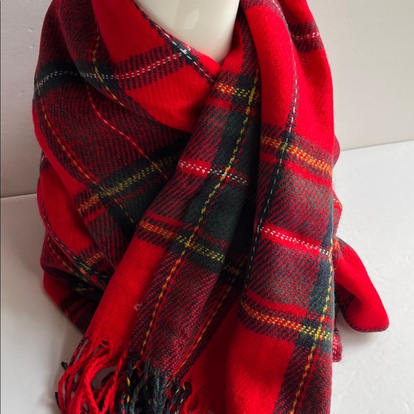 Red Plaid Scarf Fringe Oblong Shawl Wrap Wander Agio NWT - Picture 10 of 14